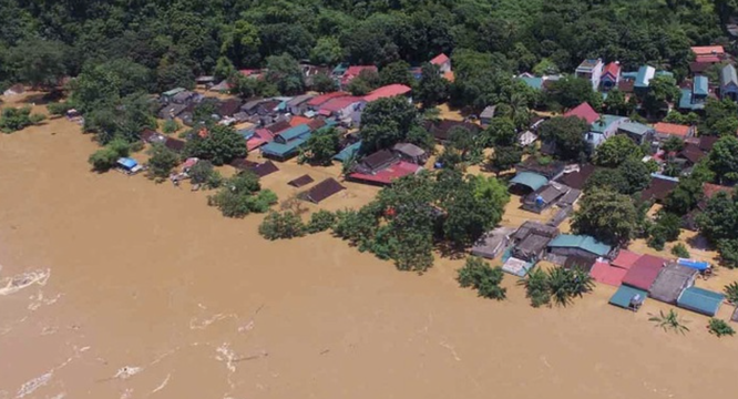 Bộ Y tế yêu cầu bệnh viện ở Đà Nẵng kích hoạt đội cơ động để hỗ trợ y tế cho Quảng Nam sau bão lũ ảnh 1