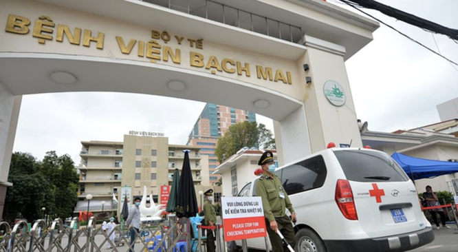 Từ vụ hàng trăm nhân viên y tế nghỉ việc ở BV Bạch Mai: Chất xám ở BV công có “chảy” sang BV tư? ảnh 3