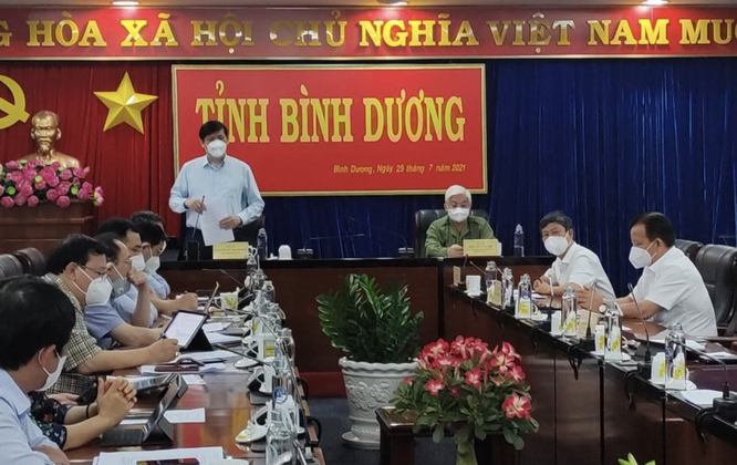 Bộ trưởng BYT Nguyễn Thanh Long trực tiếp kiểm tra Trung tâm hồi sức COVID-19 ở Bình Dương ảnh 1