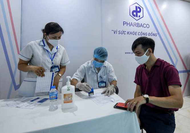 Công ty cổ phần Dược phẩm Trung Ương I - Pharbaco giúp Hà Nội đẩy nhanh tốc độ tiêm vaccine COVID-19 ảnh 5