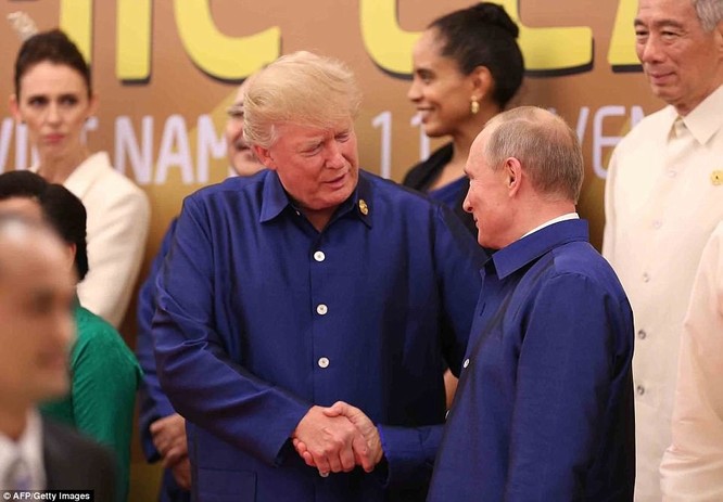 Hai ông Putin và Trump bắt tay thân thiện bên lề APEC ảnh 1