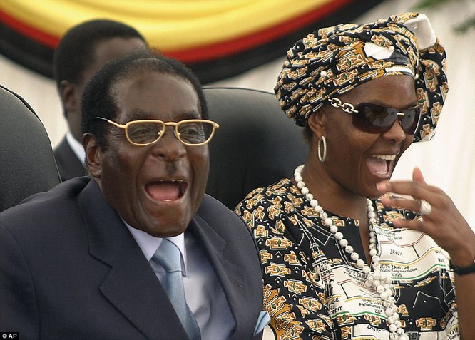 Tổng thống Zimbabwe Mugabe: Nước nghèo, gia đình sống vương giả ảnh 3