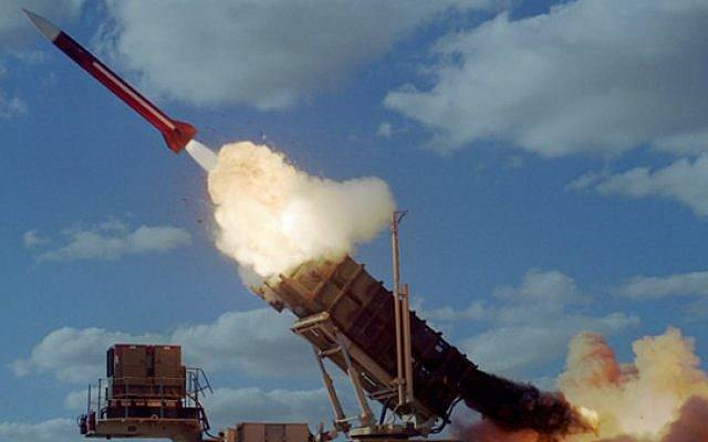 Patriot Mỹ phóng 5 lần vẫn bắn trượt tên lửa Liên Xô cổ ảnh 1