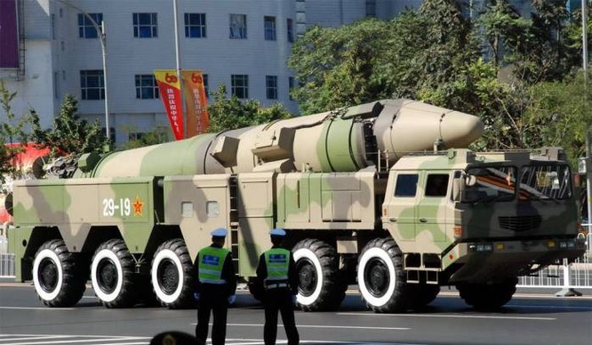 Tên lửa đạn đạo DF-21D của Trung Quốc.