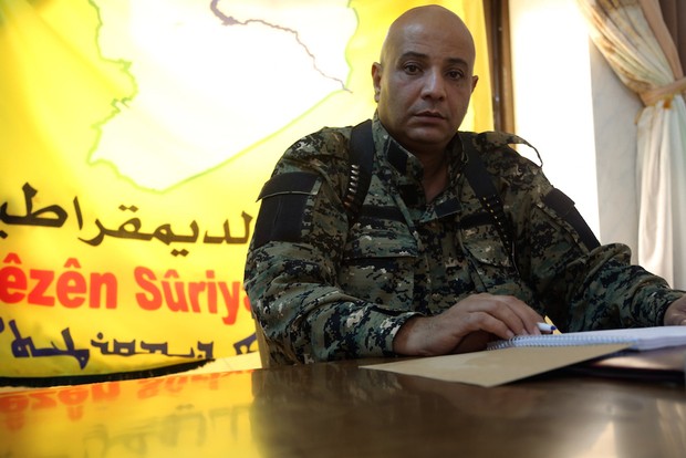 Talal Silo - thiếu tướng, cựu phát ngôn viên của lực lượng SDF đã tố cáo Mỹ và SDF đã thả cho IS chạy thoát khỏi Raqqa.