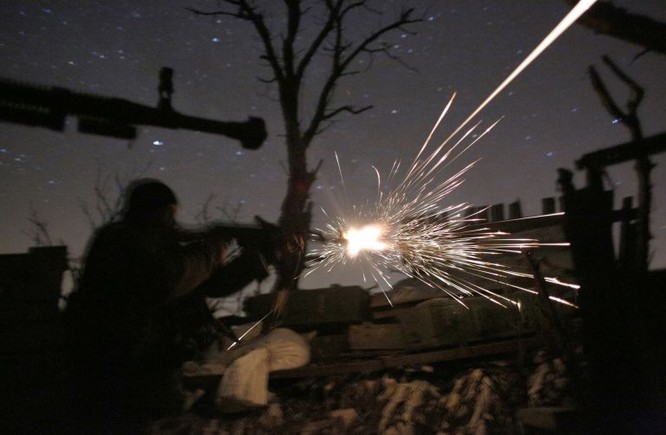 Ukraine ớn Nga thổi bùng lửa chiến ở Donbass ảnh 4