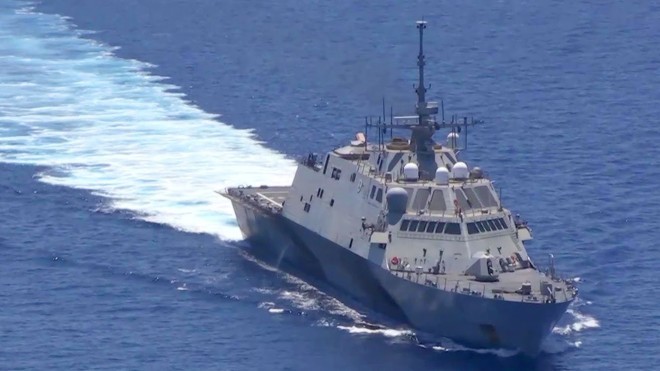 1 chiến hạm tác chiến ven bờ của Hải quân Mỹ khi tuần tra ở Biển Đông hồi cuối năm 2015 đã bị một tàu Trung Quốc bám theo quấy nhiễu.