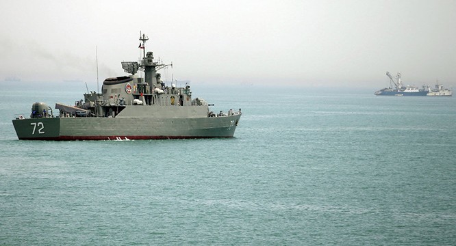 Iran dọa phong tỏa Eo biển Hormuz, chặn tàu chiến phương Tây ảnh 1