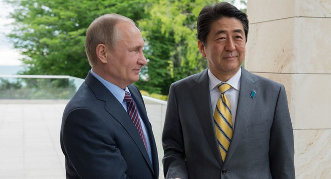 Tổng thống Nga Putin và Thủ tướng Nhật Bản Abe.