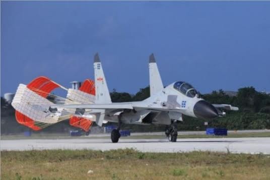 Trung Quốc triển khai bất hợp pháp máy bay chiến đấu J-11B ở đảo Phú Lâm, quần đảo Hoàng Sa, Việt Nam.