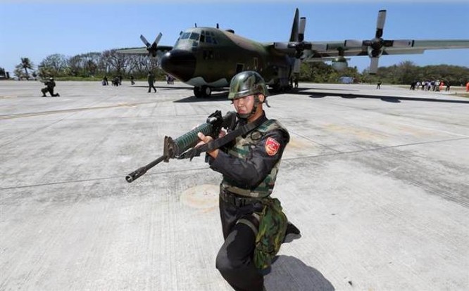 Đài Loan triển khai bất hợp pháp máy bay vận tải C-130H trên đảo Ba Bình thuộc quần đảo Trường Sa, Việt Nam. Nguồn ảnh: Chinatimes, Đài Loan..