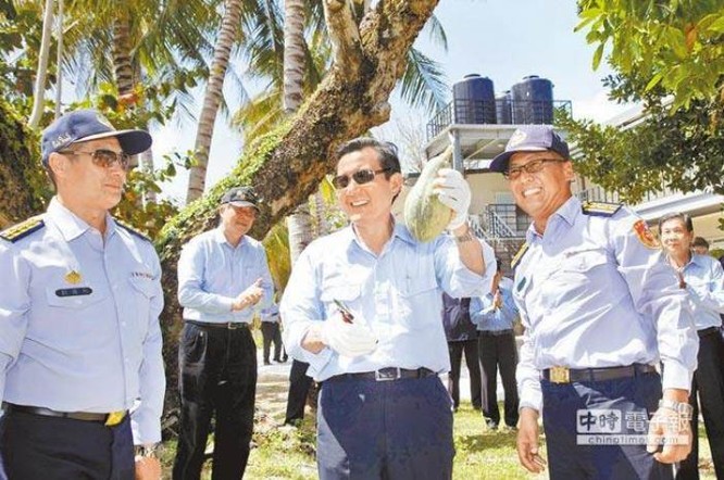 Ngày 28/1/2016, Tổng thống Đài Loan Mã Anh Cửu đổ bộ trái phép lên đảo Ba Bình thuộc quần đảo Trường Sa của Việt Nam. Nguồn ảnh: Chinatimes Đài loan.
