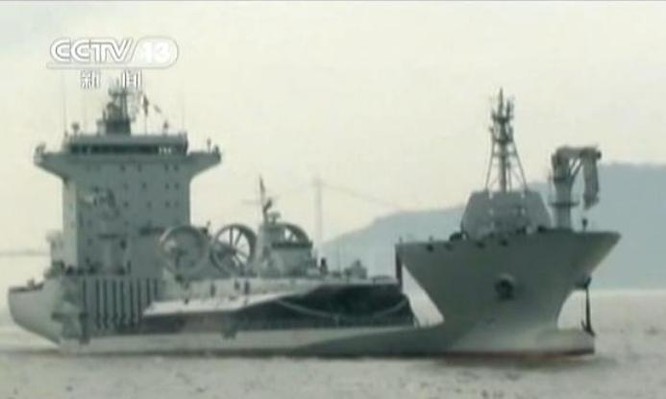 Tàu bán ngầm Quang Hoa Khẩu Trung Quốc lượng giãn nước 98.000 tấn. Nguồn ảnh: Thời báo Hoàn Cầu, Trung Quốc.