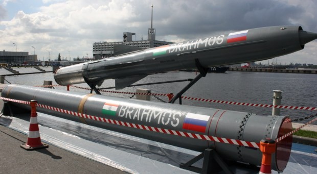 Nga công khai Việt Nam trong danh sách khách mua tên lửa BrahMos ảnh 1