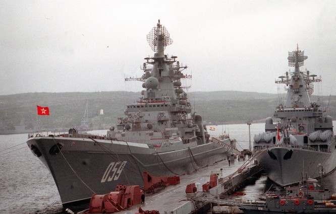 Tàu chiến lớp Kirov.
