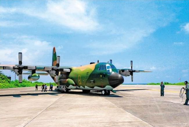 Đài Loan triển khai phi pháp máy bay vận tải C-130 ở đảo Ba Bình của Việt Nam. Nguồn ảnh: Thời báo Tự do Đài Loan.