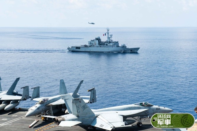 Ngày 3/5/2016, tàu hộ vệ FS Guepratte lớp Lafayette Hải quân Pháp đã gia nhập hành động Biển Đông với biên đội tàu sân bay Mỹ. Nguồn ảnh: Chinatimes Đài Loan.