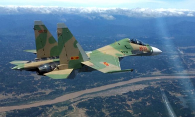 Máy bay chiến đấu Su-30MK2 của Không quân Việt Nam tiến hành huấn luyện. Nguồn ảnh: Thời báo Hoàn Cầu, Trung Quốc.