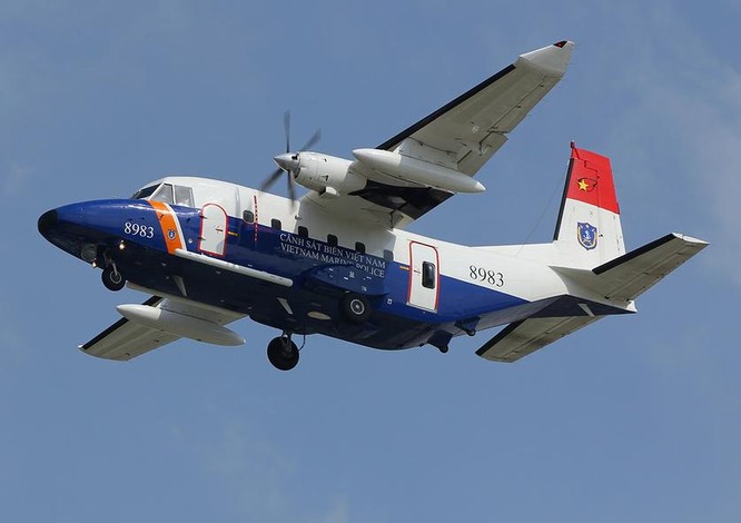 Máy bay tuần thám CASA-212 số hiệu 8983 của Lực lượng Cảnh sát biển Việt Nam.