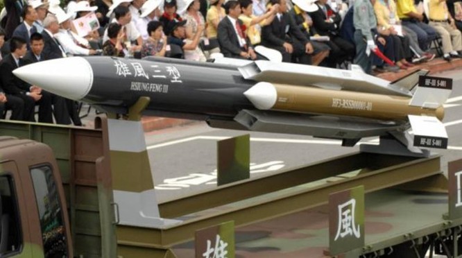 Tên lửa chống hạm siêu âm Hùng Phong-3 Đài Loan. Ảnh: BBC Anh.