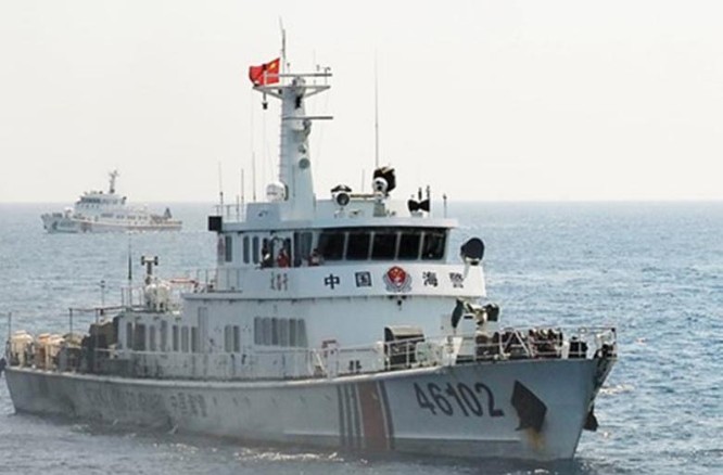 Tàu cảnh sát biển số hiệu 46102 nghi đâm chìm tàu cá QNg 90497TS của ngư dân tỉnh Quảng Ngãi, Việt Nam.