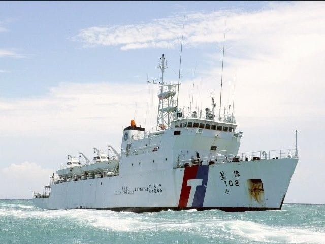 Tàu tuần duyên Vĩ Tinh lớp 1.800 tấn, Lực lượng tuần duyên Đài Loan đang chạy tới đảo Ba Bình thuôc quần đảo Trường Sa của Việt Nam. Hành động triển khai này của Đài Loan là bất hợp pháp. Ảnh: UDN Đài Loan.