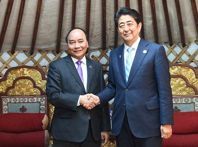 Ngày 15/7/2016, Thủ tướng Chính phủ Việt Nam Nguyễn Xuân Phúc gặp gỡ Thủ tướng Nhật Bản Shinzo Abe bên lề Hội nghị Cấp cao ASEM.