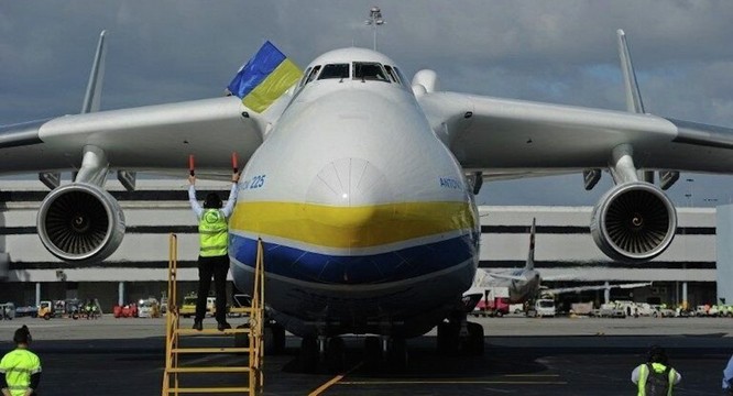 Siêu vận lớn nhất thế giới An-225.