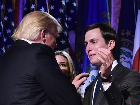 Ông Trump (trái) và con rể Jared Kushner. Ảnh: AFP