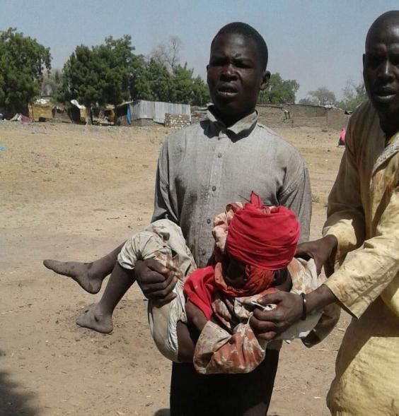 Tin nóng: Máy bay quân sự Nigeria ném bom nhầm vào trại tị nạn, hơn 100 người chết ảnh 1