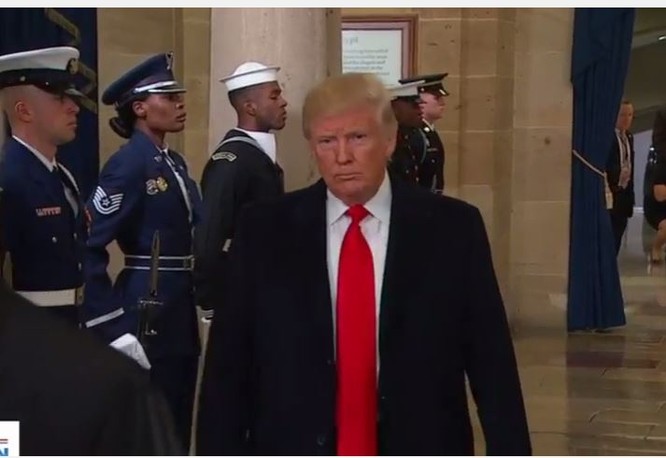 Toàn cảnh lễ tuyên thệ nhậm chức của Tổng thống Mỹ Donald Trump - VIDEO, ẢNH ảnh 75