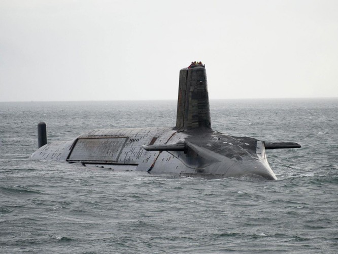 Tàu ngầm HMS Vengeance đã thực hiện vụ bắn thử tên lửa đạn đạo thất bại.