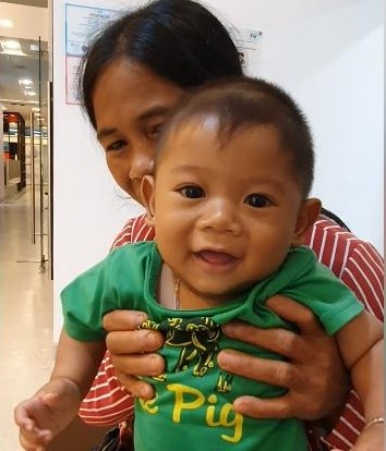 Bé trai 7 tháng tuổi người dân tộc Châu Mạ mang khối u khổng lồ ở mông ảnh 8