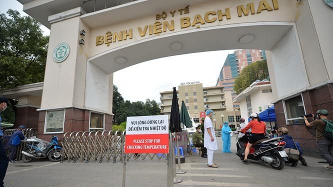 4-5.000 người liên quan đến Bệnh viện Bạch Mai chưa khai báo, lấy mẫu xét nghiệm COVID-19 ảnh 1