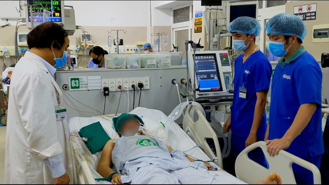 BV Bạch Mai kịp cứu sống nhiều bệnh nhân nguy kịch trước khi có lệnh phong tỏa ảnh 1