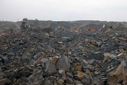 Bộ Công an đang kiểm tra vụ ‘chôn’ hàng chục ngàn tấn than ở Quảng Ninh ảnh 2
