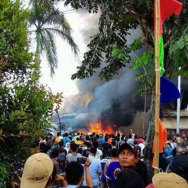 Máy bay Indonesia rơi trúng khách sạn, ít nhất 30 người chết ảnh 2