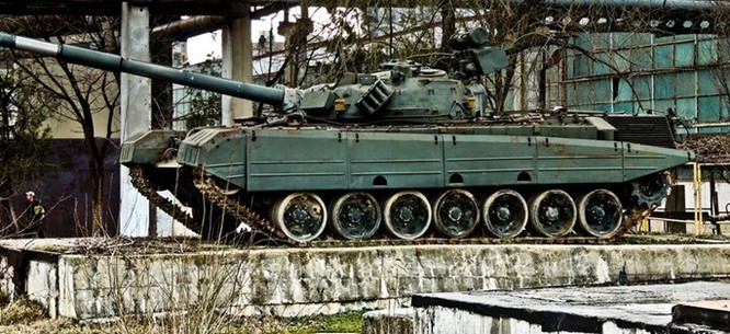 Trung Quốc "nhái" tăng T-72 cải tiến thành tăng Type 99 "hiện đại nhất thế giới"? ảnh 2