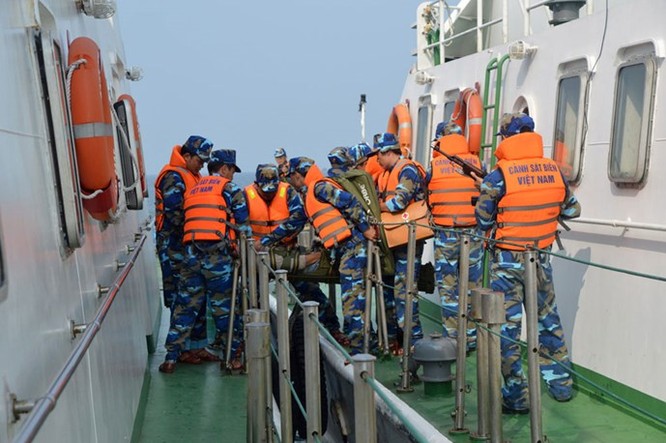 Cảnh sát biển Việt Nam chống cướp biển có vũ trang ảnh 10