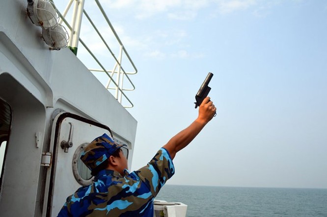 Cảnh sát biển Việt Nam chống cướp biển có vũ trang ảnh 2
