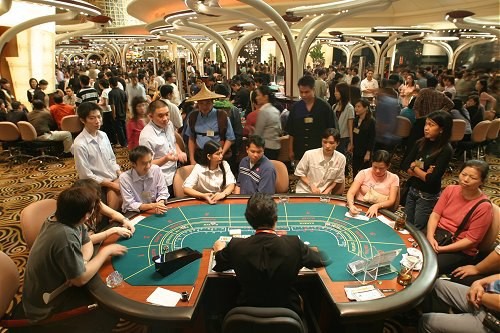 Hơn 200 chủ lớn nắm “thị trường” cờ bạc ngầm trị giá hàng tỷ USD của Việt Nam ảnh 2