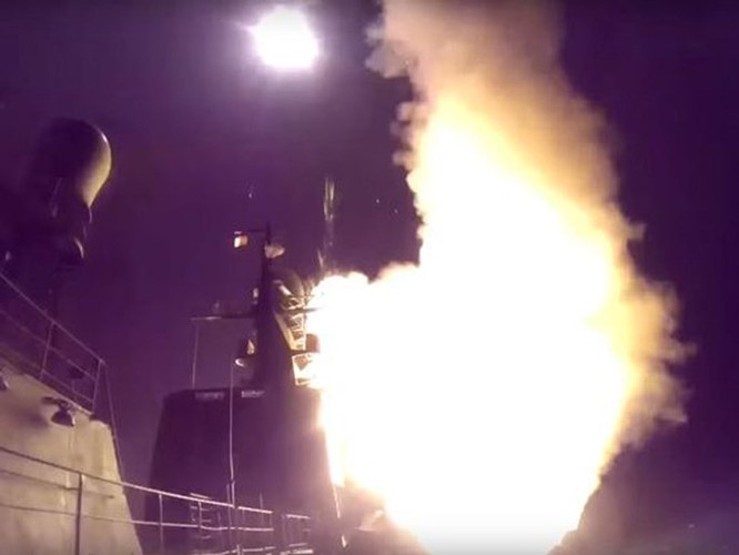 Clip trên tàu chiến lớp Gepard phóng tên lửa Klub diệt IS ở Syria ảnh 6