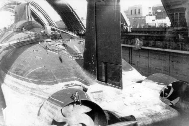 Quá trình đóng tàu ngầm lớn nhất thế giới ảnh 9