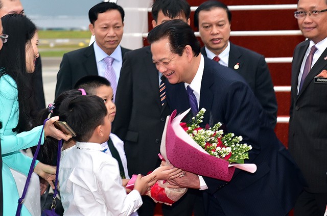 Thủ tướng Nguyễn Tấn Dũng tới Thủ đô Kuala Lumpur, Malaysia ảnh 1