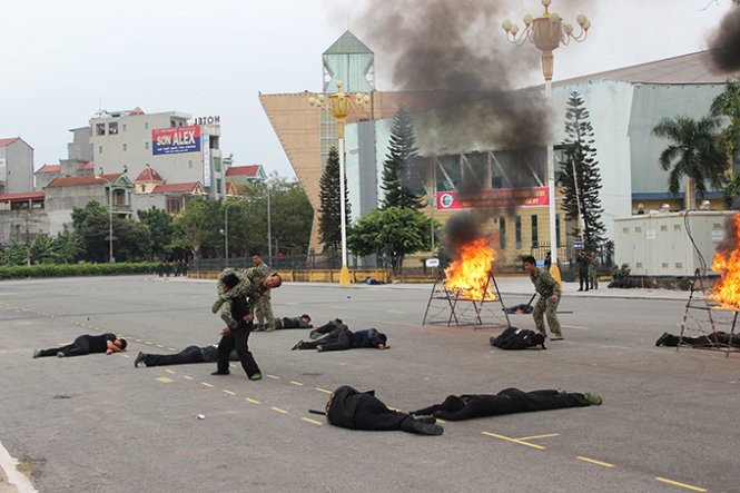 Mục kích đặc công Việt Nam diễn tập chống khủng bố ảnh 13