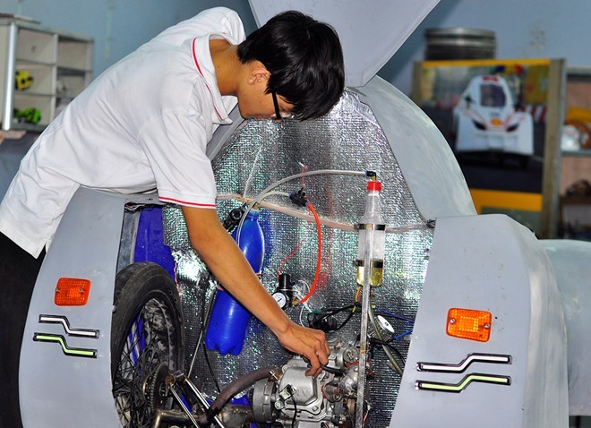 Sinh viên Đồng Nai chế tạo xe chạy 200 km chỉ hết 1 lít cồn ảnh 10
