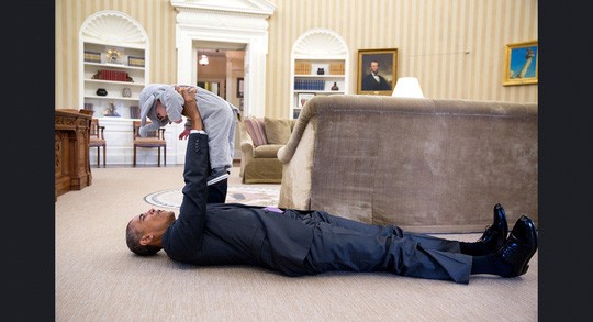 Những khoảnh khắc ấn tượng của ông Obama ảnh 1