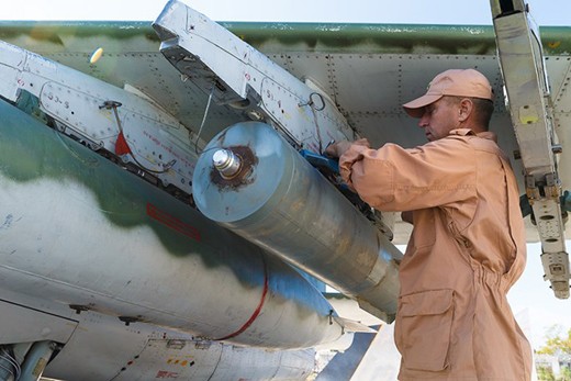Bom KAB lắp trên Su-25 là loại bom xuất xưởng đã trên 30 năm. Ảnh: Sputnik