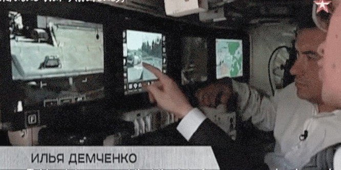Clip độc về siêu tăng Armata của Nga điều khiển bằng màn hình cảm ứng ảnh 2