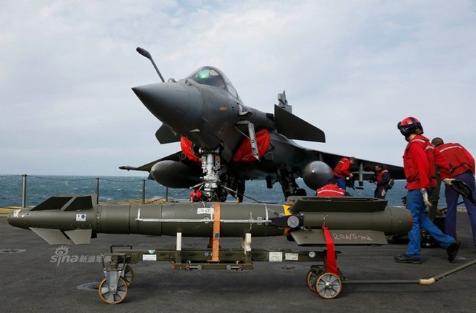 "Đột nhập" bên trong tàu sân bay Pháp không kích IS ảnh 6